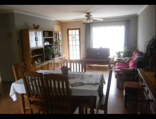 2 BEDROOM TOWNHOUSE FOR SALE IN ALBERTSDAL